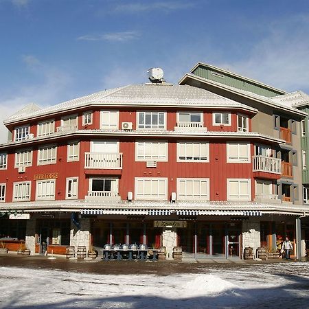 Resortquest At The Town Plaza Suites Whistler Exterior photo