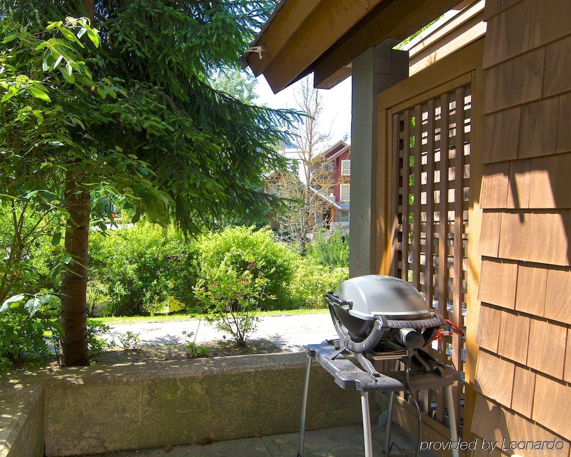 Resortquest At The Town Plaza Suites Whistler Exterior photo