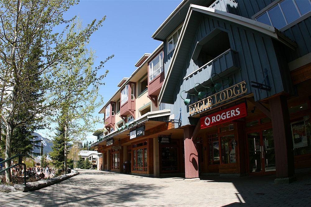Resortquest At The Town Plaza Suites Whistler Exterior photo
