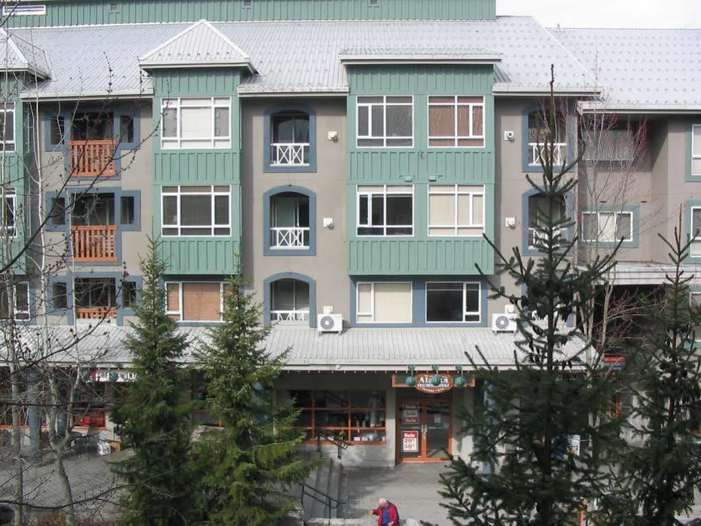 Resortquest At The Town Plaza Suites Whistler Exterior photo